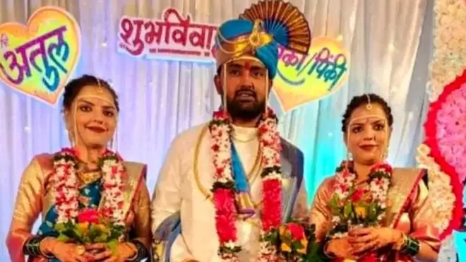 सोलापुर के युवक अतुल ने मुंबई की दो जुड़वा बहनों से की है शादी