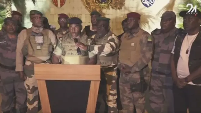 Une capture d'écran d'une vidéo d’un groupe d'officiers supérieurs de l'armée gabonaise annonçant la prise de pouvoir, le 30 août 2023.