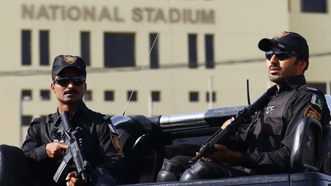 لاہور سے کراچی ان میچوں کی منتقلی کا سبب، لاہور کے فلائٹ آپریشنز کا مکمل طور پر شروع نہ ہونا بتایا گیا ہے