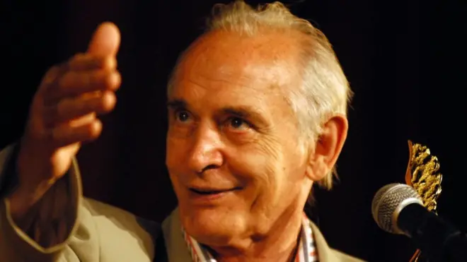 Василій Лановий