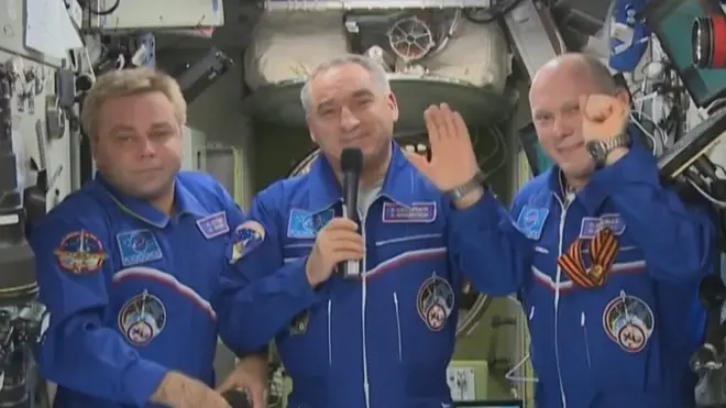 Un cosmonaute donne des conseils aux personnes en confinement