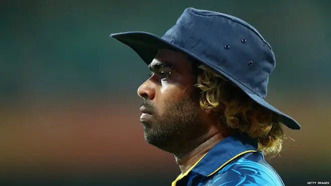 සිය ආබාධිත තත්වය හේතුවෙන් ලෝක කුසලානයට පෙරාතුව ලසිත් මාලිංග විස්සයි විස්ස කණ්ඩායමේ නායකත්වයෙන් ඉල්ලා අස් විය