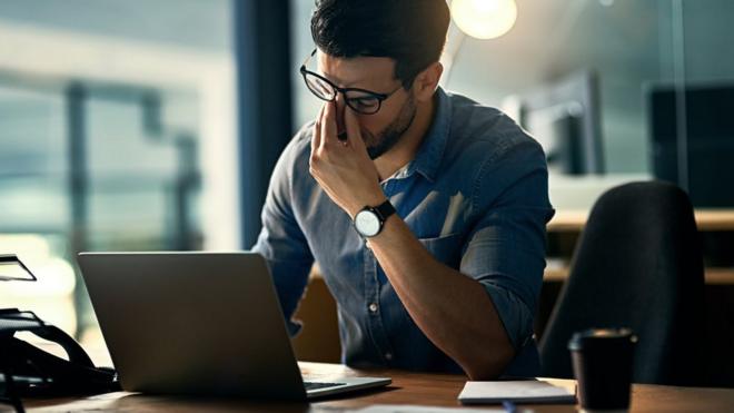 Funcionário trabalhando