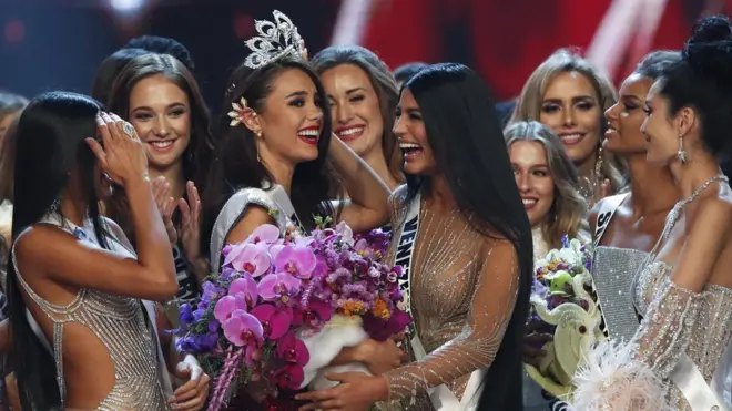Catrional Gray, dari Filipina, dinobatkan sebagai Miss Universe 2018 dalam kontes yang digelar di Bangkok.