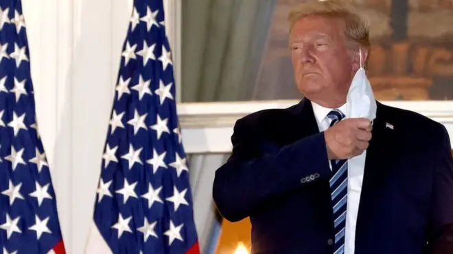 Trump se quita la máscara tras recuperarse de covid-19
