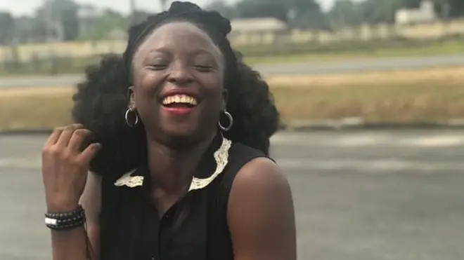 Ìròyìn fi idí rẹ̀ múlẹ pé, afunrasí náà já ilèkùn wọlé ní ìdáji àárọ ọjọ iṣẹ́gun tó sí fipá báalo pọ ki o tó paa.