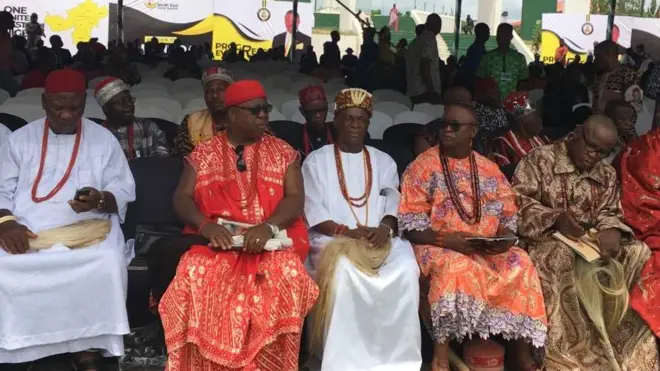 Ndịgbo na ndị agbụrụ ọzọ zukọrọ n'Awka ịkpa maka "restructuring"