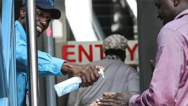 Des mesures sanitaires sont prises dans beaucoup de pays