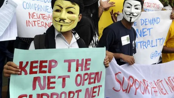 For 2015, many peole for world enter street to protest say make di internet dey open and free