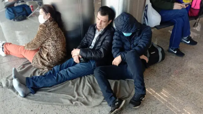 аэропортдаги ўзбеклар