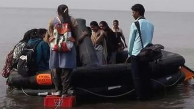 नाव दुर्घटना