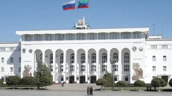 В прошлом году в Дагестане сменилась власть, вместо Рамазана Абдулатипова обязаности главы республики стал исполнять Владимир Васильев