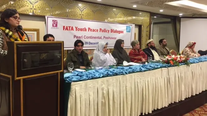 د سیمینار ګډوانوالو ویل؛ له تعلیمي پلوه وروسته پاتې والي او بیکارۍ له امله د قبایلي سیمو ځوانان تل د توندلارو ډلو ښکار شوي