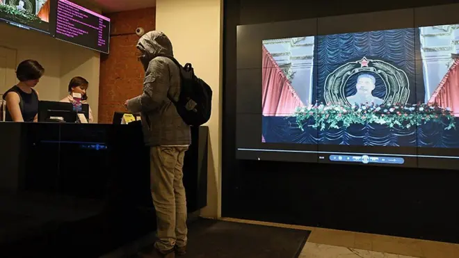 "Всех пропечатали": первые зрители - о фильме "Смерть Сталина"