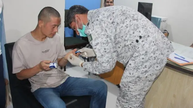 چینی شہری کو بچانے کے بعد طبی امداد فراہم کی گئی