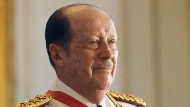 Stroessner pasó sus últimos años en el exilio, en Brasil, pero el impacto de su largo régimen se sigue sintiendo en Paraguay.