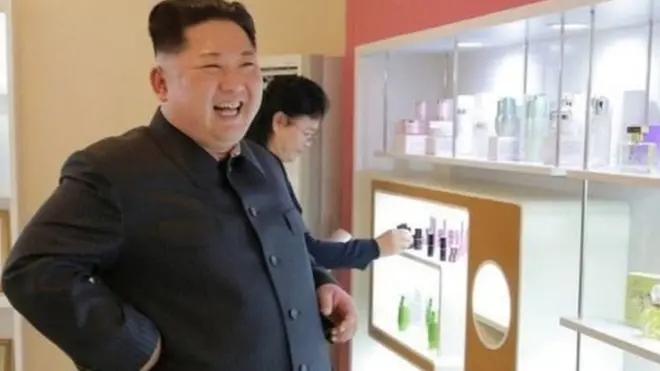 કિમ જોંગ ઉન પત્ની સાથે જ્વલ્લે જ સાર્વજનિક સ્થળો પર દેખાય છે