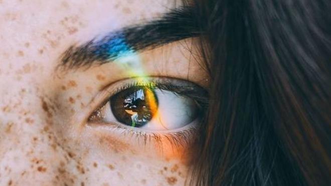 Foto aproximadaapostar no futebol onlineolho feminino