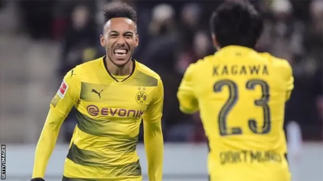 L'attaquant gabonais Pierre-Emerick Aubameyang a signé à Arsenal un contrat de plus de 41 milliards FCFA.