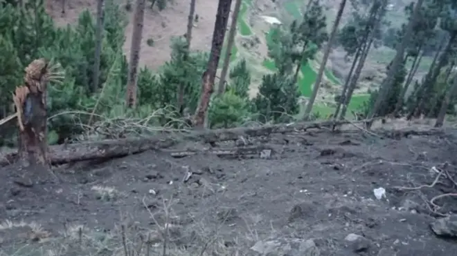 د پاکستان پوځ په وینا هندیو الوتکو پر شاړو ځمکو خپل چاودېدونکي توکي غورځولي دي