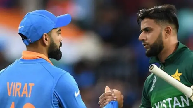 કોહલી અને પાકિસ્તાની ખેલાડી