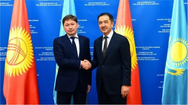 Кыргыз өкмөт башчысы Сапар Исаков казак премьер-министри Бакытжан Сагинтаев менен