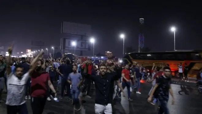 المتظاهرون يحتجون على غلاء المعيشة