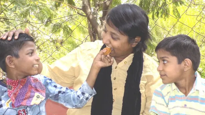 ભવ્ય અને ચિન્મય સાથે અનિતાબેન સોલંકી