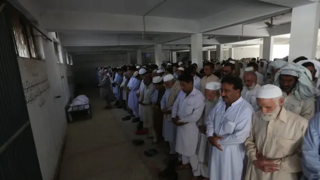 صوابی میں مشعل خان کی نماز جنازہ ادا کی جا رہی ہے