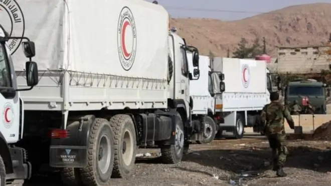 اللجنة الدولية للصليب الأحمر تقول إنه جرى تسليم 2400 حاوية للأغذية تكفي نحو 12 ألف شخص لشهر إضافة إلى 3248 جوالا من دقيق