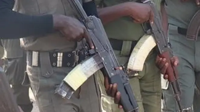 Ọlọpaa kan di ibọn mu