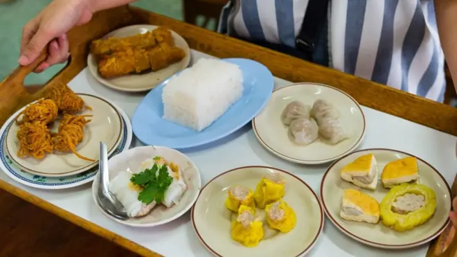 Jip Khao là một trong những địa điểm phục vụ món dim sum trong bữa sáng hoạt động lâu năm nhất