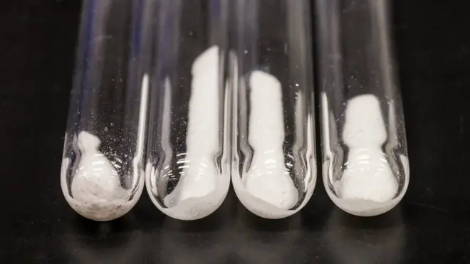 عينات من الإلكتروليتات الصلبة تم اكتشافها بواسطة الذكاء الاصطناعي لمايكروسوفت والحوسبة فائقة الأداء