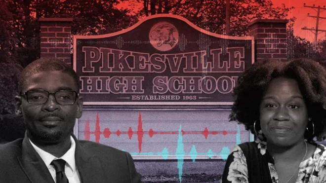 미국 파이크스빌 인근에 사는 팟캐스트 진행자 알피 말론과 지역 기자 크리스틴 그리피스