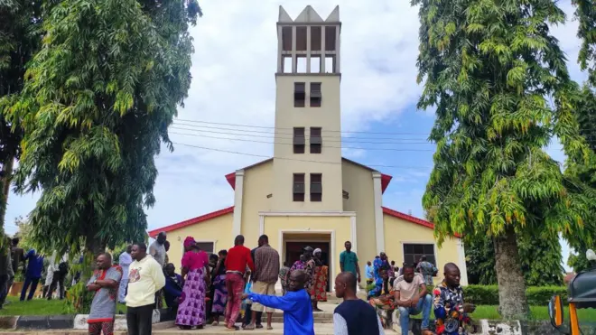 Ilé ìjọsìn St Francis, Owo