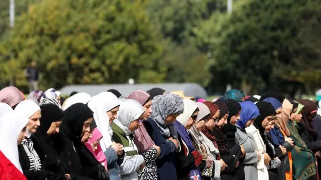 Dubartoota uffannaa naamusa amantii Islaamaan jiran salaata Jum'aa irratti