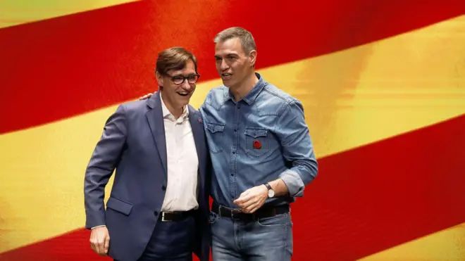 Сальвадор Илья и Педро Санчес во время предвыборного митинга