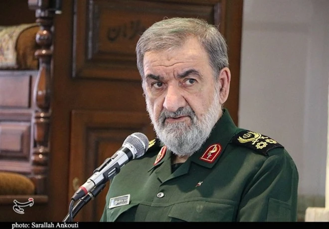 مشاور رهبر جمهوری اسلامی تهدید کرد که اگر آمریکاییها جنگ را ادامه دهند ایران وارد مرحله انهدامی میشود