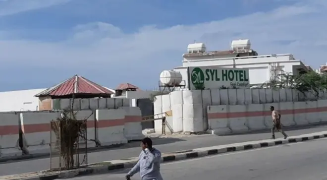Sawir hore oo la qaaday mar la weeraray Hotel SYL