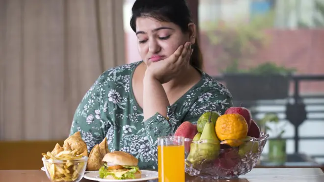 සෑම පුරුෂයින් තිදෙනෙකුගෙන්ම එක් අයෙකු ද, සෑම කාන්තාවන් දෙදෙනෙකුගෙන්ම එක් අයෙකු ද තරබාරු තැනැත්තන් ය