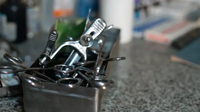 Tools wey dem dey use do abortion for backyard hospitals