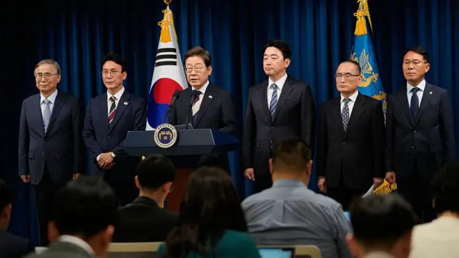 대통령실 인선 발표하는 이재명 대통령