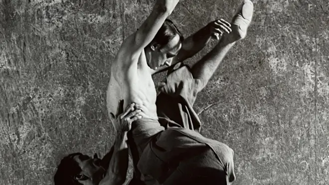 Марк під час танцю