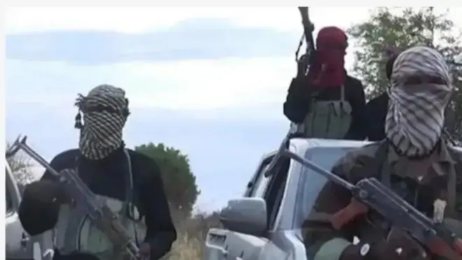 Awọn agbebọn ti wọn fi aṣọ bo oju wọn