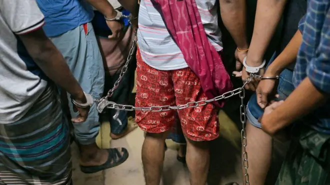 မလေးရှားလူဝင်မှုကြီးကြပ်ရေးက ဝင်စီးပြီး ဖမ်းဆီးခံရသူတွေ 