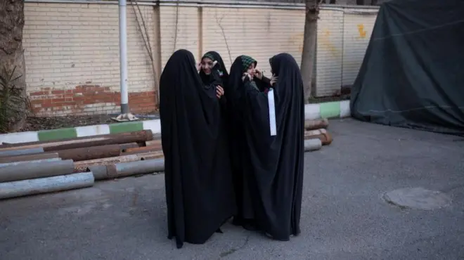 ఇరాన్, విద్యార్థినిలు, ఆర్థిక సాయం, యుద్ధం