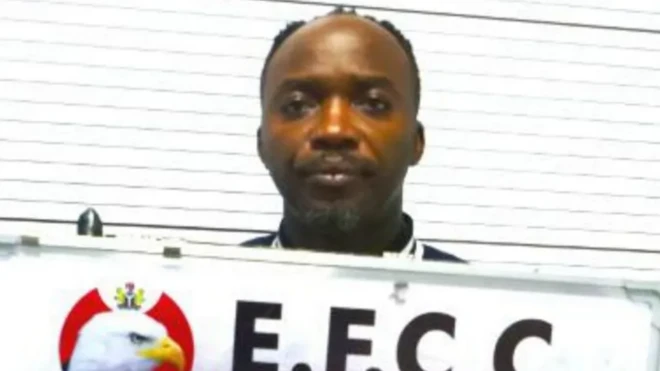 Pásítọ̀ Theophilus Ebonyi gbé àkọ́lé EFCC lọ́wọ́