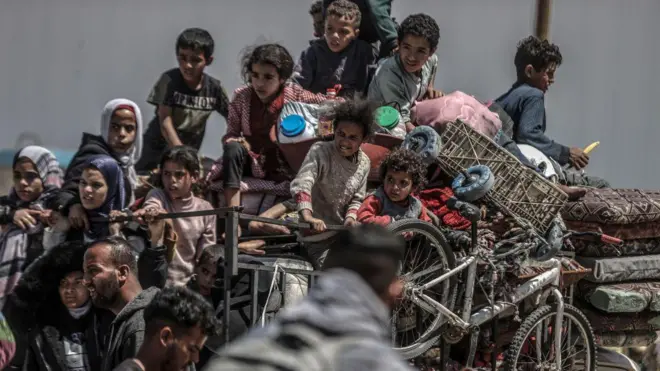 اسرائیل از نزدیک به ۱۰۰ هزار فلسطینی خواسته مناطقی در رفح را فورا ترک کنند