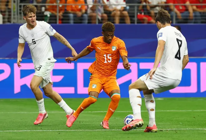 ديالو لاعب منتخب ساحل العاج