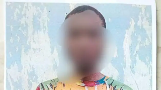 Aworan Baba to ta ọmọ rẹ.